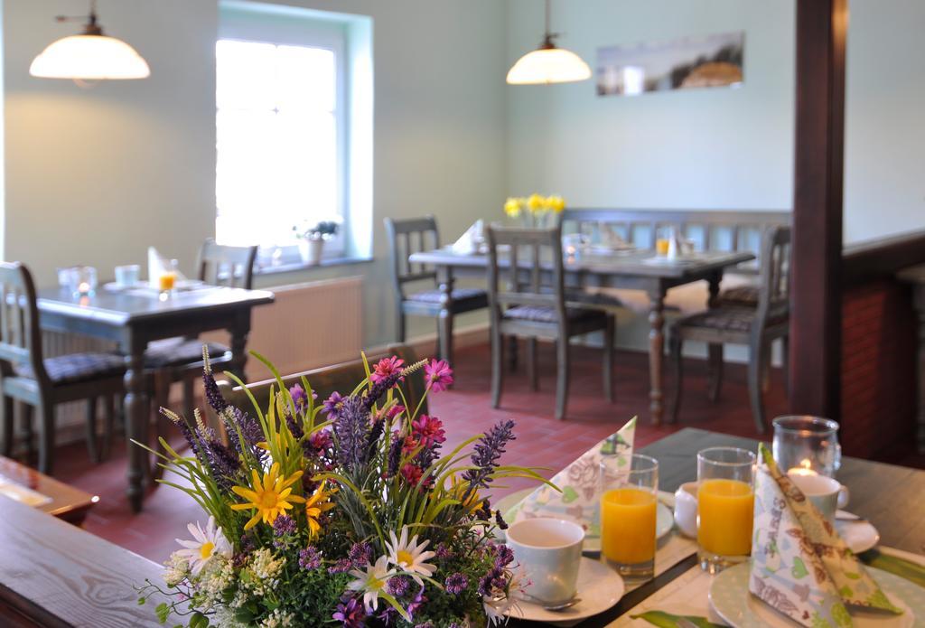 Hotel Haus Moenchgut Thiessow Ngoại thất bức ảnh