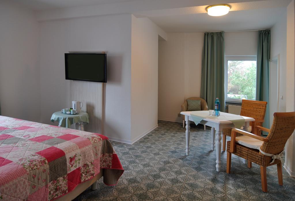 Hotel Haus Moenchgut Thiessow Ngoại thất bức ảnh
